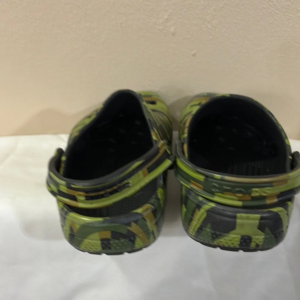 CROCS Green and Black Water Shoes with Adjustable Straps